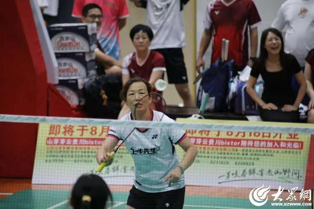 促进了羽毛, 竞赛项目, 基本功和顽