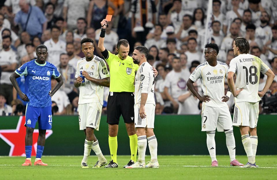 让这位, 赛季欧冠联